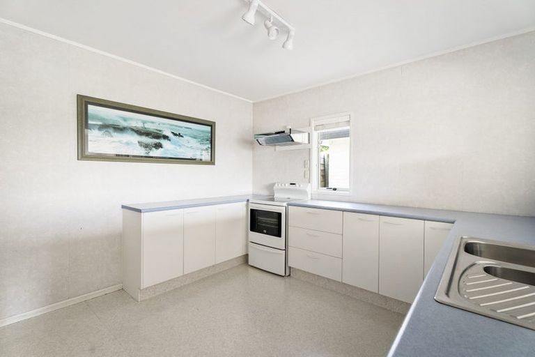 Photo of property in 76 Marellen Drive, Red Beach, 0932