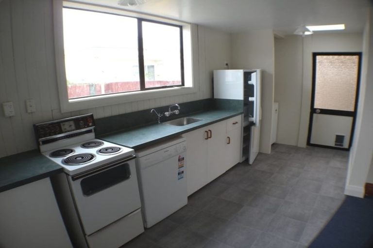 Photo of property in 59 Royal Crescent, Saint Kilda, Dunedin, 9012