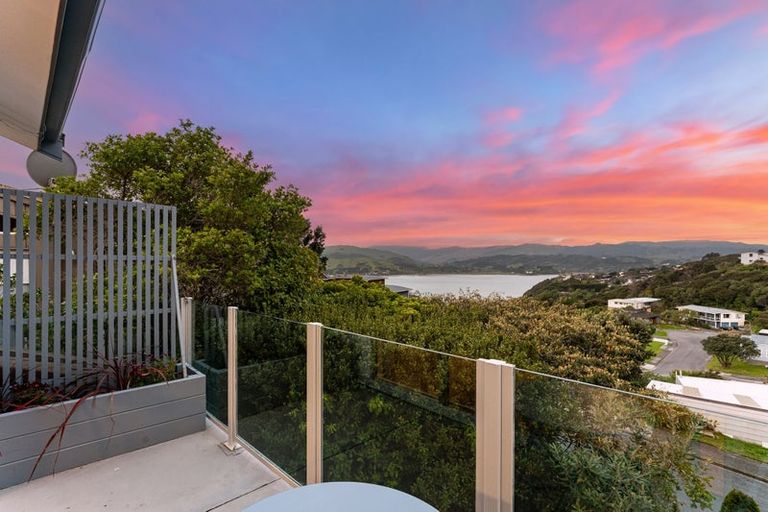 Photo of property in 11 The Anchorage, Whitby, Porirua, 5024