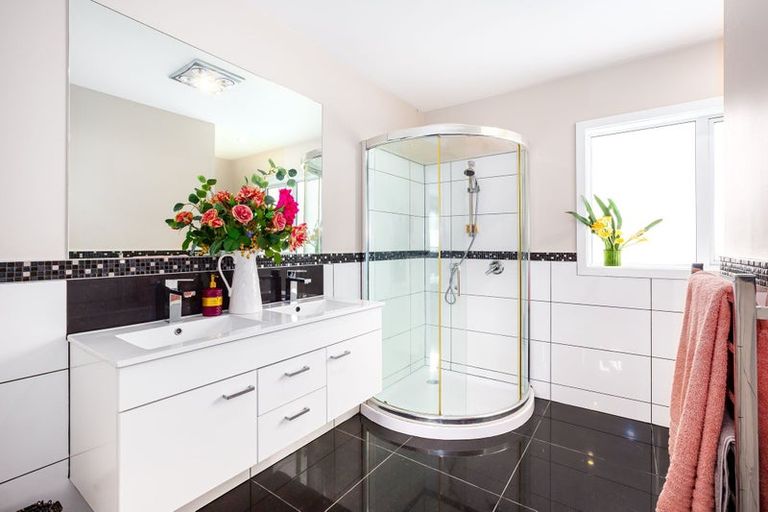 Photo of property in 72 Aotea Drive, Aotea, Porirua, 5024