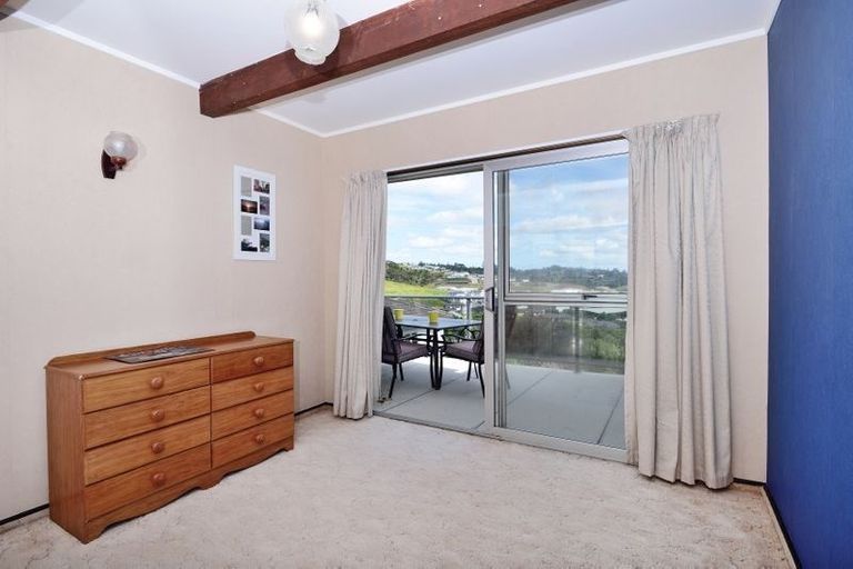 Photo of property in 3 Moera Place, Stanmore Bay, Whangaparaoa, 0932