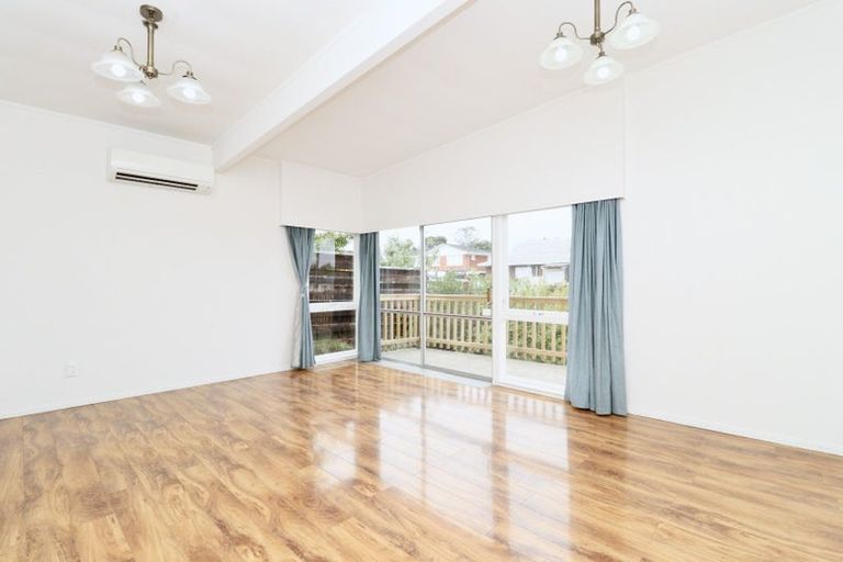 Photo of property in 15 Archmillen Avenue, Pakuranga Heights, Auckland, 2010