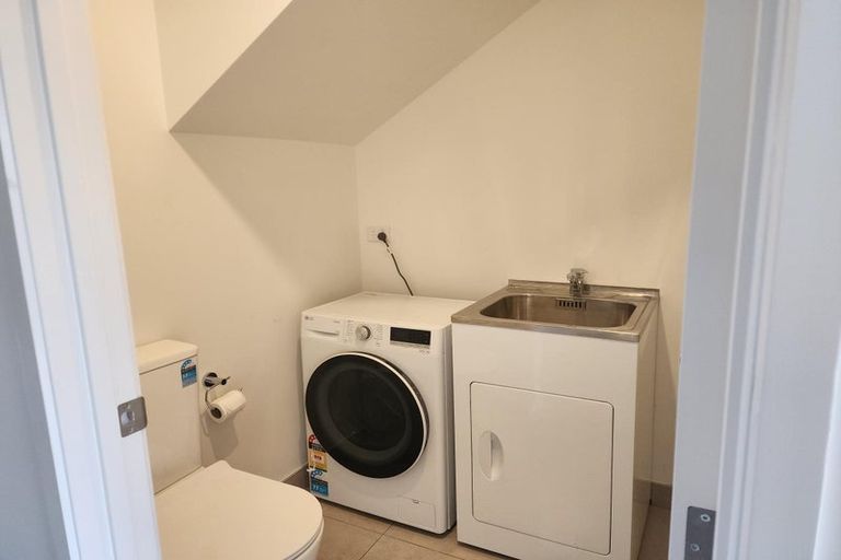 Photo of property in 40 Rauemi Way, Te Atatu South, Auckland, 0610