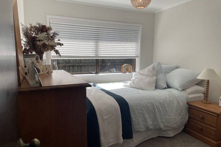 Photo of property in 1/18 Dianne Louise Drive, Half Moon Bay, Auckland, 2012