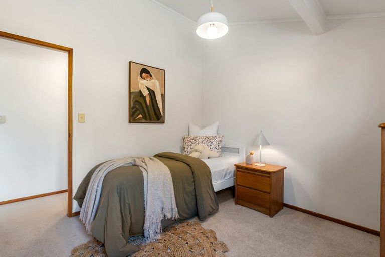 Photo of property in 15 Indira Place, Khandallah, Wellington, 6035