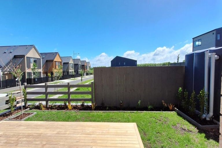 Photo of property in 55 Maungakaraka Road, Karaka, 2580