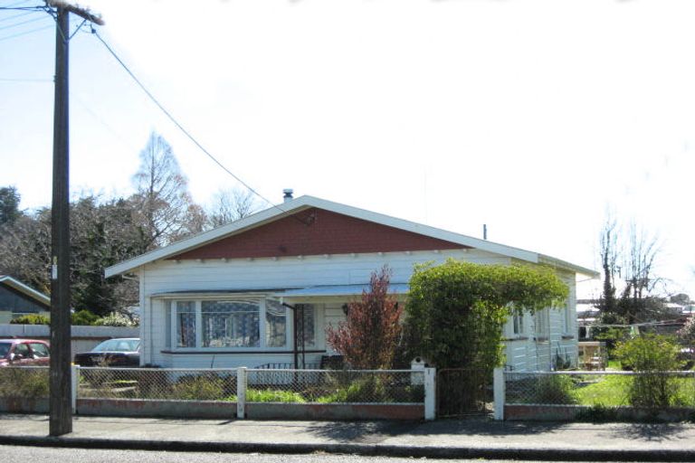 Photo of property in 1 Union Street, Waipawa, 4210