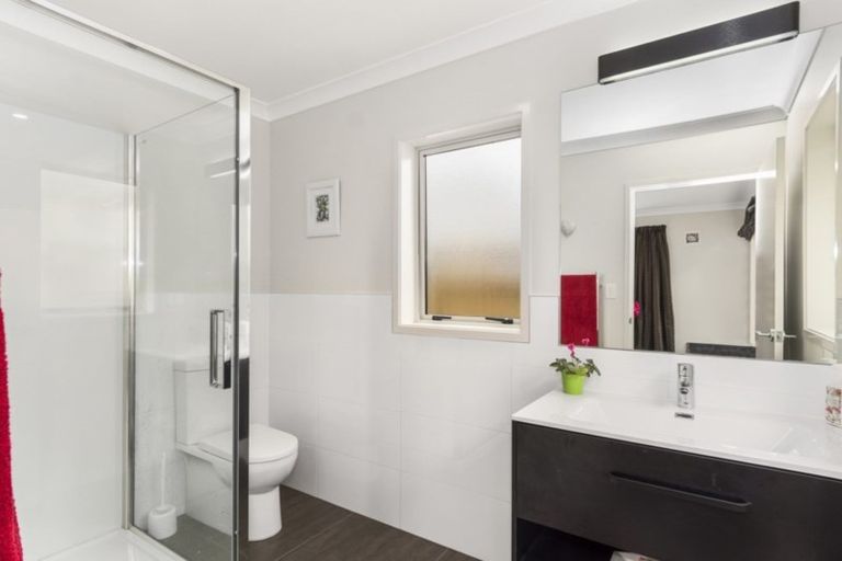 Photo of property in 327 Lakes Boulevard, Pyes Pa, Tauranga, 3112