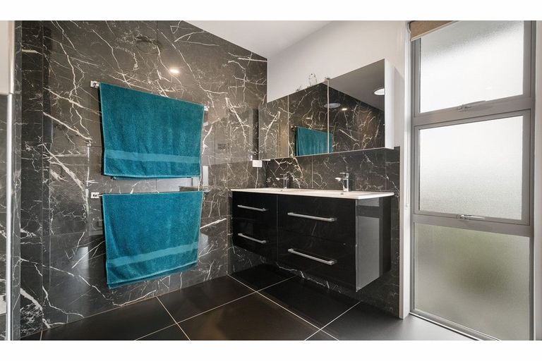 Photo of property in 37 Koura Drive, Rangiora, 7400