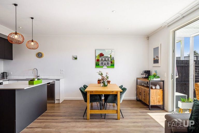 Photo of property in 32 Marine Parade, Hobsonville, Auckland, 0616