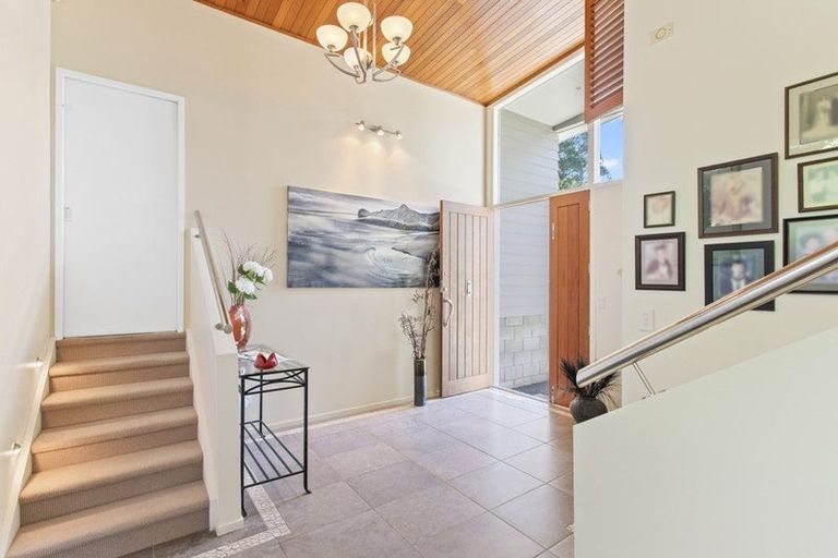 Photo of property in 20 Rangiwai Road, Titirangi, Auckland, 0604