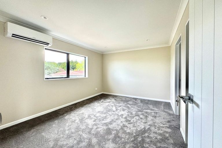 Photo of property in 8a Kelvyn Grove, Hillpark, Auckland, 2102