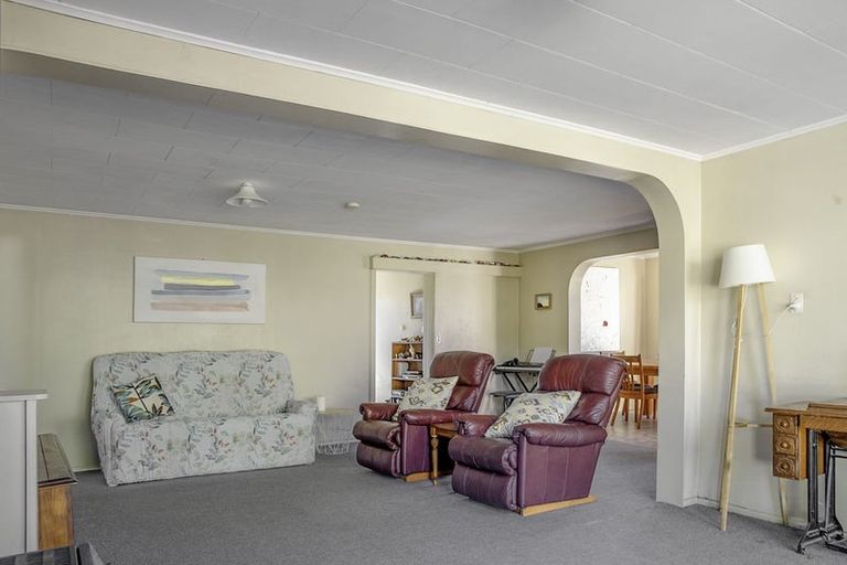 Photo of property in 24 Bennett Street, Waipawa, 4210
