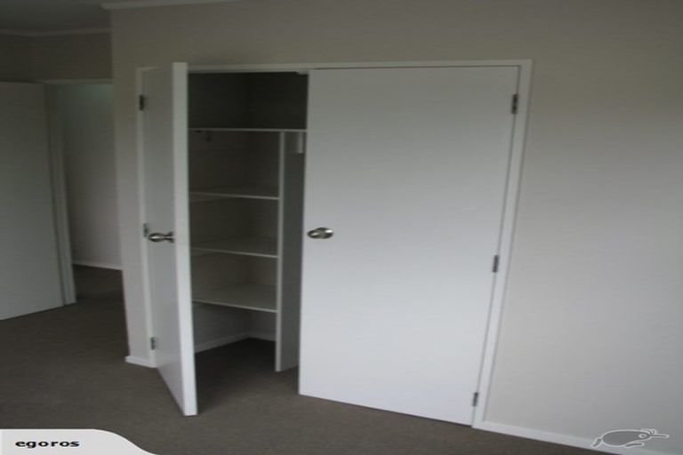 Photo of property in 2/110 Edmonton Road, Henderson, Auckland, 0612