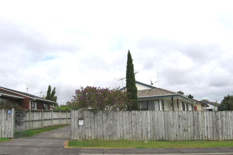 Photo of property in 1 Sevilla Place, Unsworth Heights, Auckland, 0632