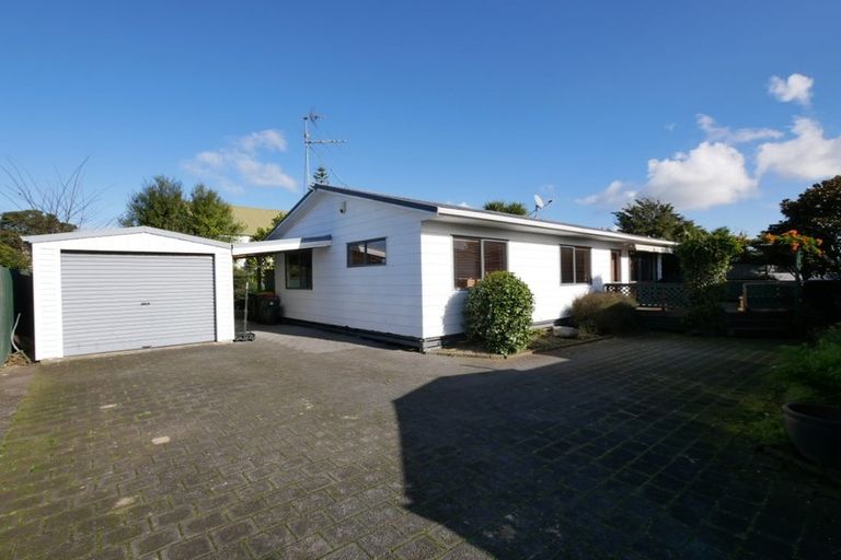 Photo of property in 2/52 Youngs Road, Papakura, 2110