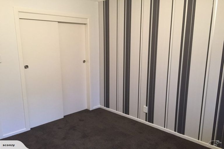 Photo of property in 1/62 Simla Crescent, Khandallah, Wellington, 6035