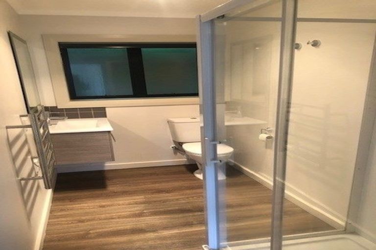 Photo of property in 37 Singers Road, Korokoro, Lower Hutt, 5012