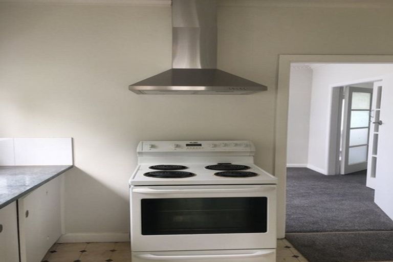 Photo of property in 2/14 Great South Road, Manurewa, Auckland, 2102