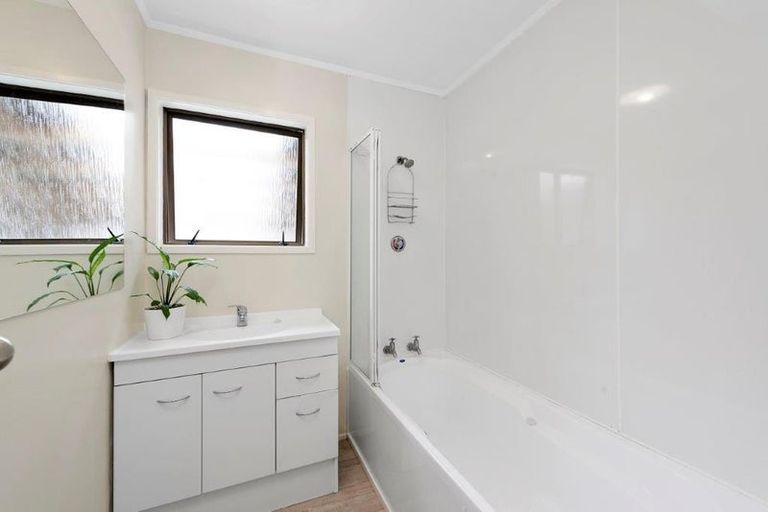 Photo of property in 24 Gloucester Road, Mount Maunganui, 3116