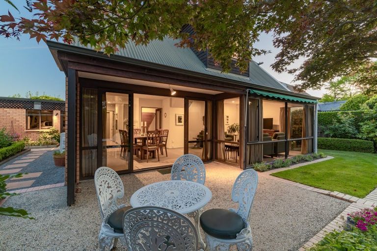 Photo of property in 33 Mcdougall Avenue, St Albans, Christchurch, 8014