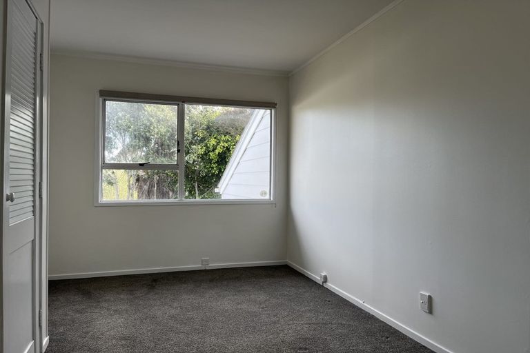 Photo of property in 20 Santiago Crescent, Unsworth Heights, Auckland, 0632