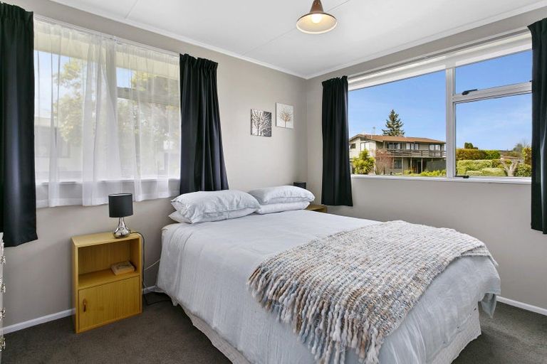 Photo of property in 21 Ward Place, Richmond Heights, Taupo, 3330