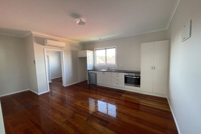 Photo of property in 36 Young Street, New Plymouth, 4310