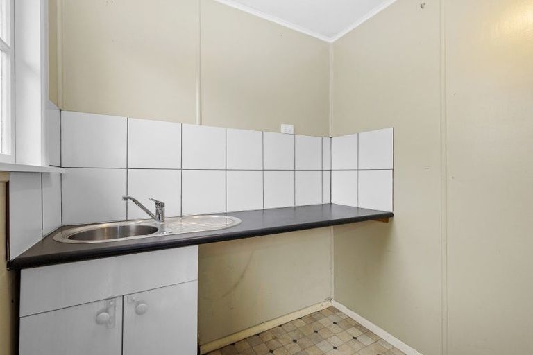 Photo of property in 2 Whirinaki Crescent, Heretaunga, Upper Hutt, 5018