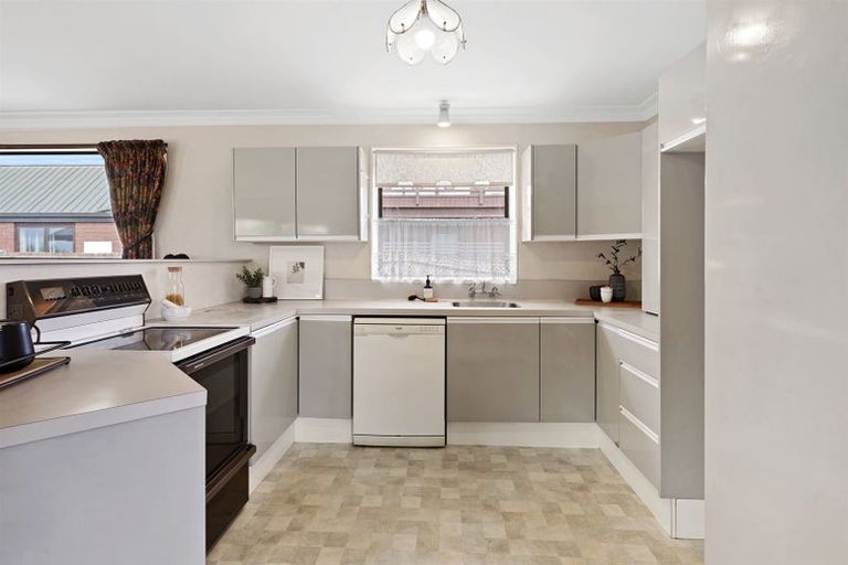 Photo of property in 1/244 Main Road North, Redwood, Christchurch, 8051