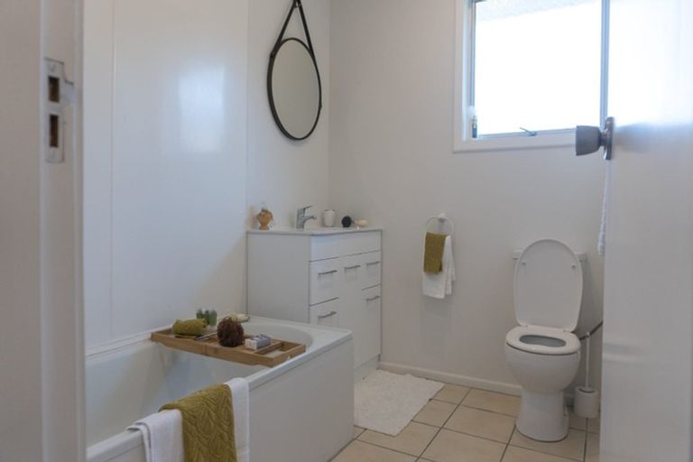 Photo of property in 5 Findhorn Place, Papakowhai, Porirua, 5024