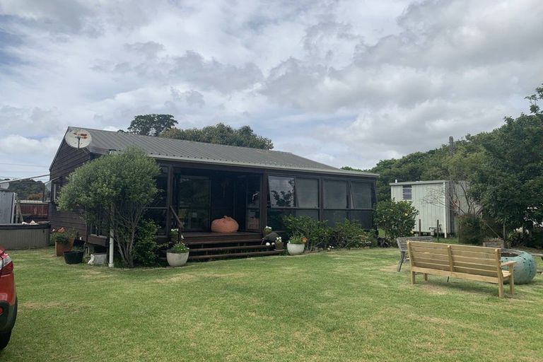 Photo of property in 10 Morrison Road, Matapouri, Whangarei, 0173