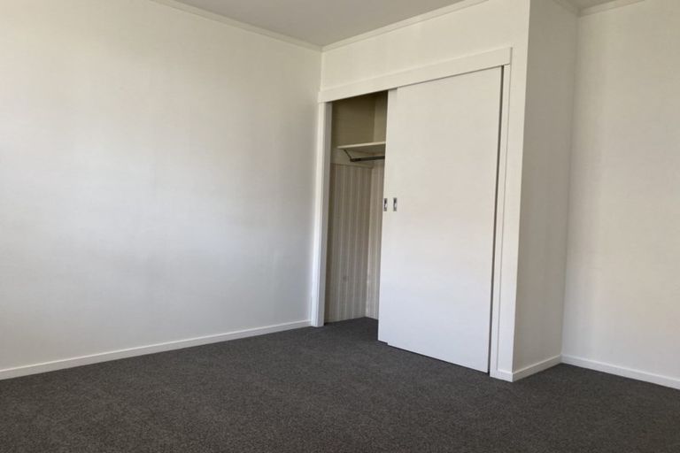 Photo of property in 52 Butterworth Drive, Glendene, Auckland, 0602