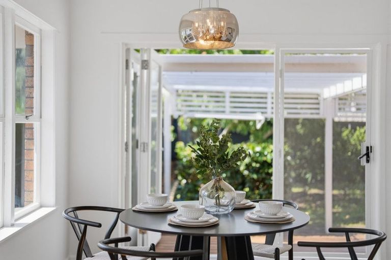 Photo of property in 1/35 Bradbury Road, Botany Downs, Auckland, 2010