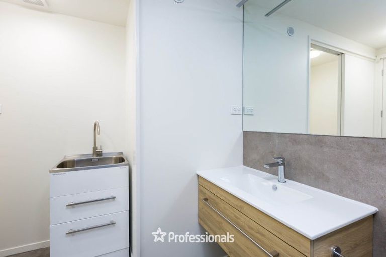 Photo of property in 65u4 Tiketike Way, Brooklyn, Wellington, 6021