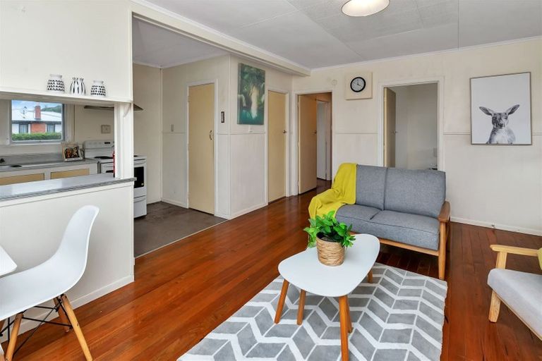 Photo of property in 21 Ford Avenue, Te Kamo, Kamo, 0112