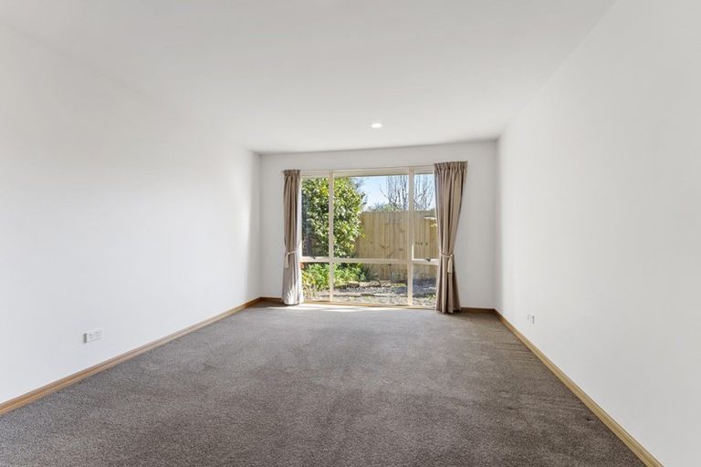 Photo of property in 33 Dee Street, St Albans, Christchurch, 8014