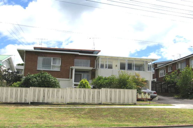 Photo of property in 1/4 Rangitoto Terrace, Milford, Auckland, 0620