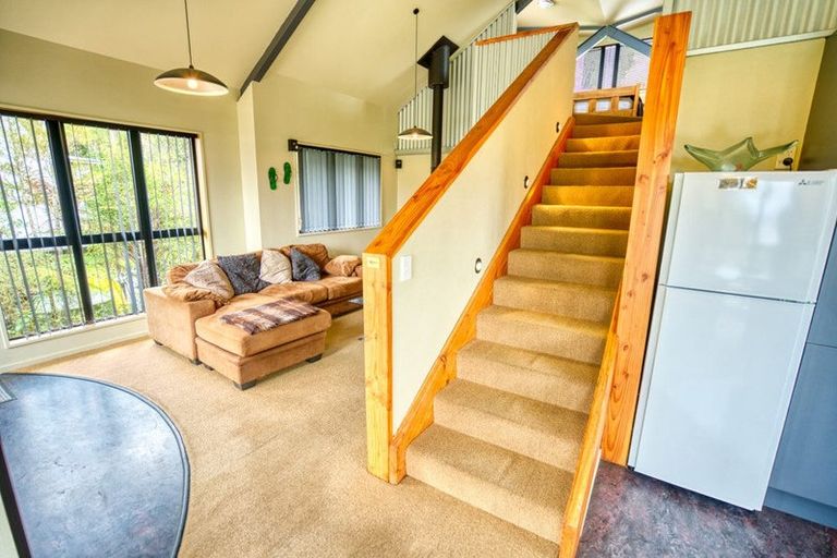Photo of property in 17 Korua Street, Moana, 7872