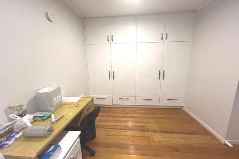Photo of property in 12 Kereru Street, Henderson, Auckland, 0612