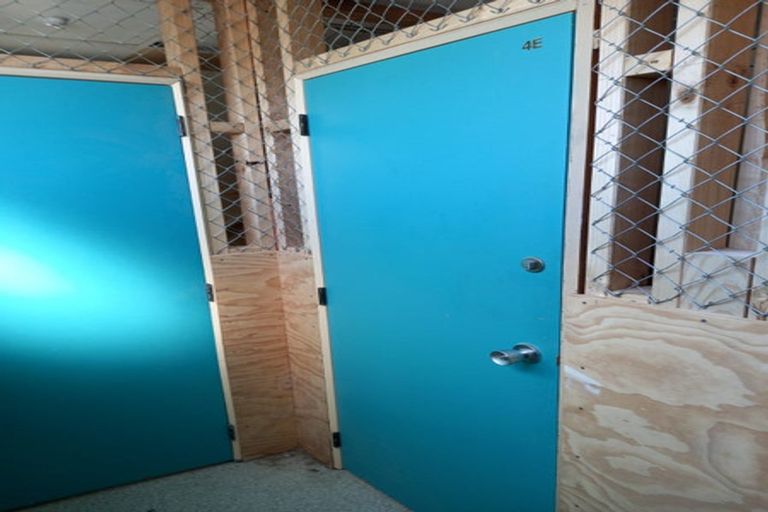 Photo of property in 17 Kent Terrace - Kent Apartments, 4e/16 Kent Terrace, Mount Victoria, Wellington, 6011