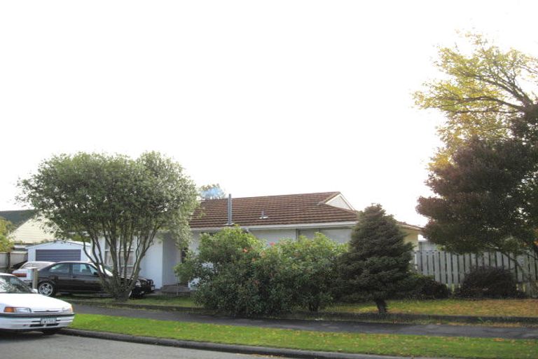 Photo of property in 1 La Perouse Place, Northcote, Christchurch, 8052