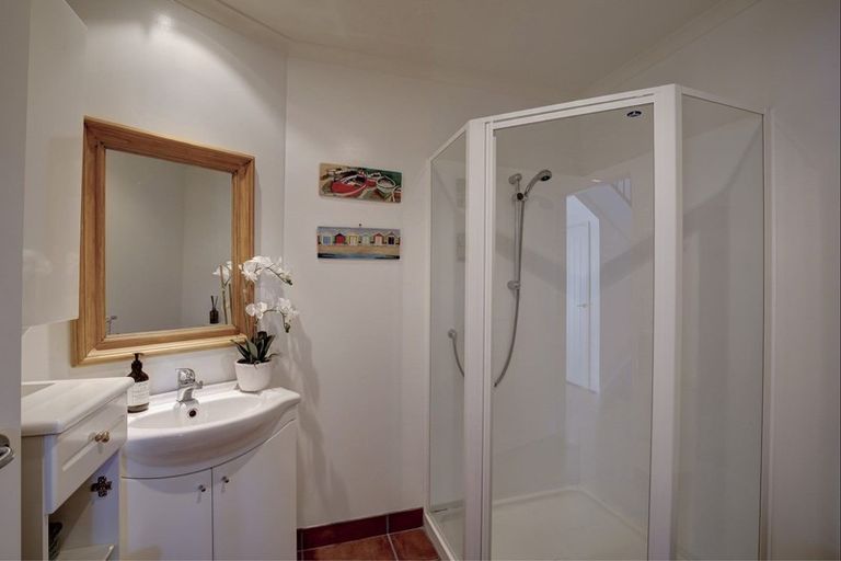 Photo of property in 62 Oregon Drive, Kelvin Heights, Queenstown, 9300