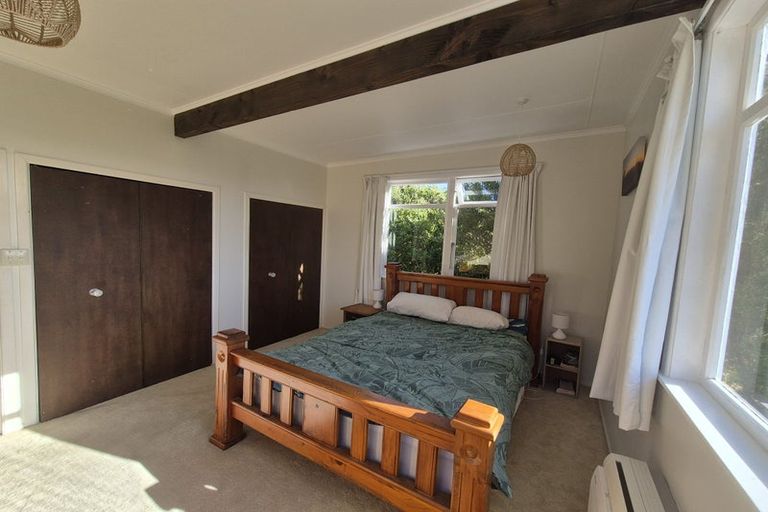 Photo of property in 51 Huntingdon Street, Northland, Wellington, 6012