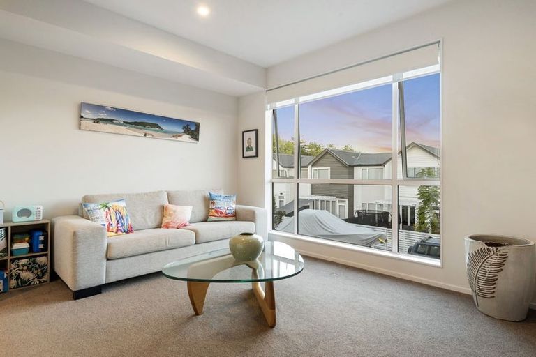 Photo of property in 15 Sunview Street, Silverdale, 0932