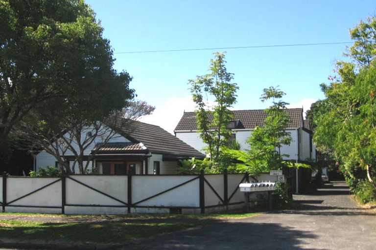 Photo of property in 6/7 Koromiko Street, New Lynn, Auckland, 0600