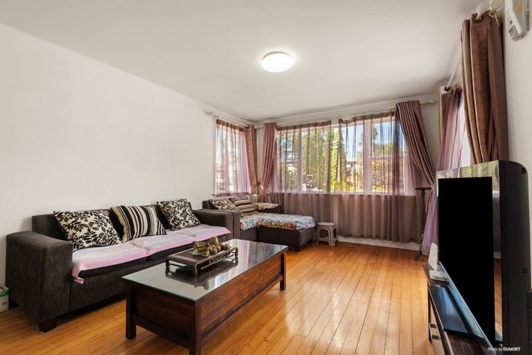Photo of property in 31 Tomo Street, New Lynn, Auckland, 0600