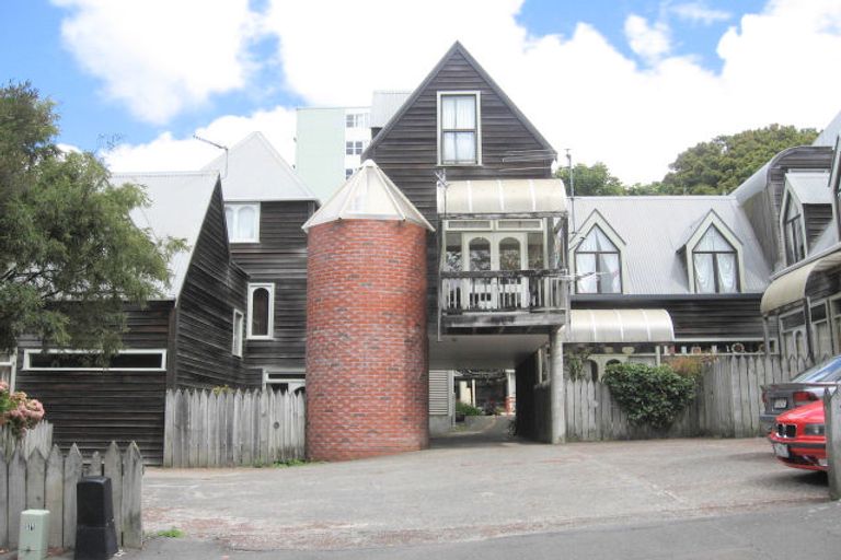 Photo of property in 1u2 Cottleville Terrace, Thorndon, Wellington, 6011