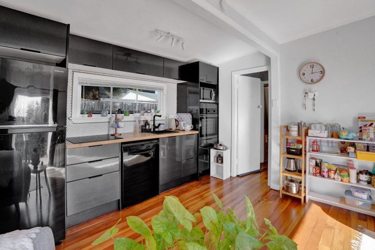 Photo of property in 20c Gordon Street, Glen Avon, New Plymouth, 4312