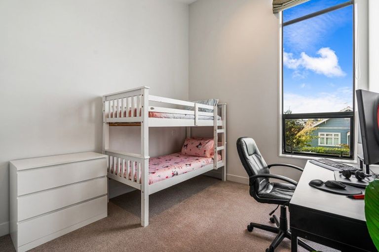 Photo of property in 12 Cochrane Road, Hobsonville, Auckland, 0616